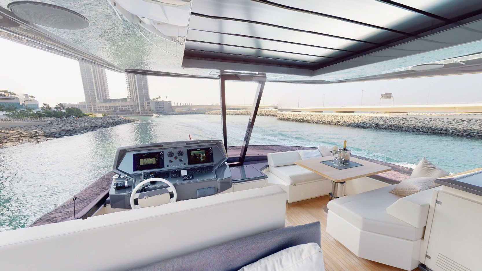 Ferretti 78 ft: view 10