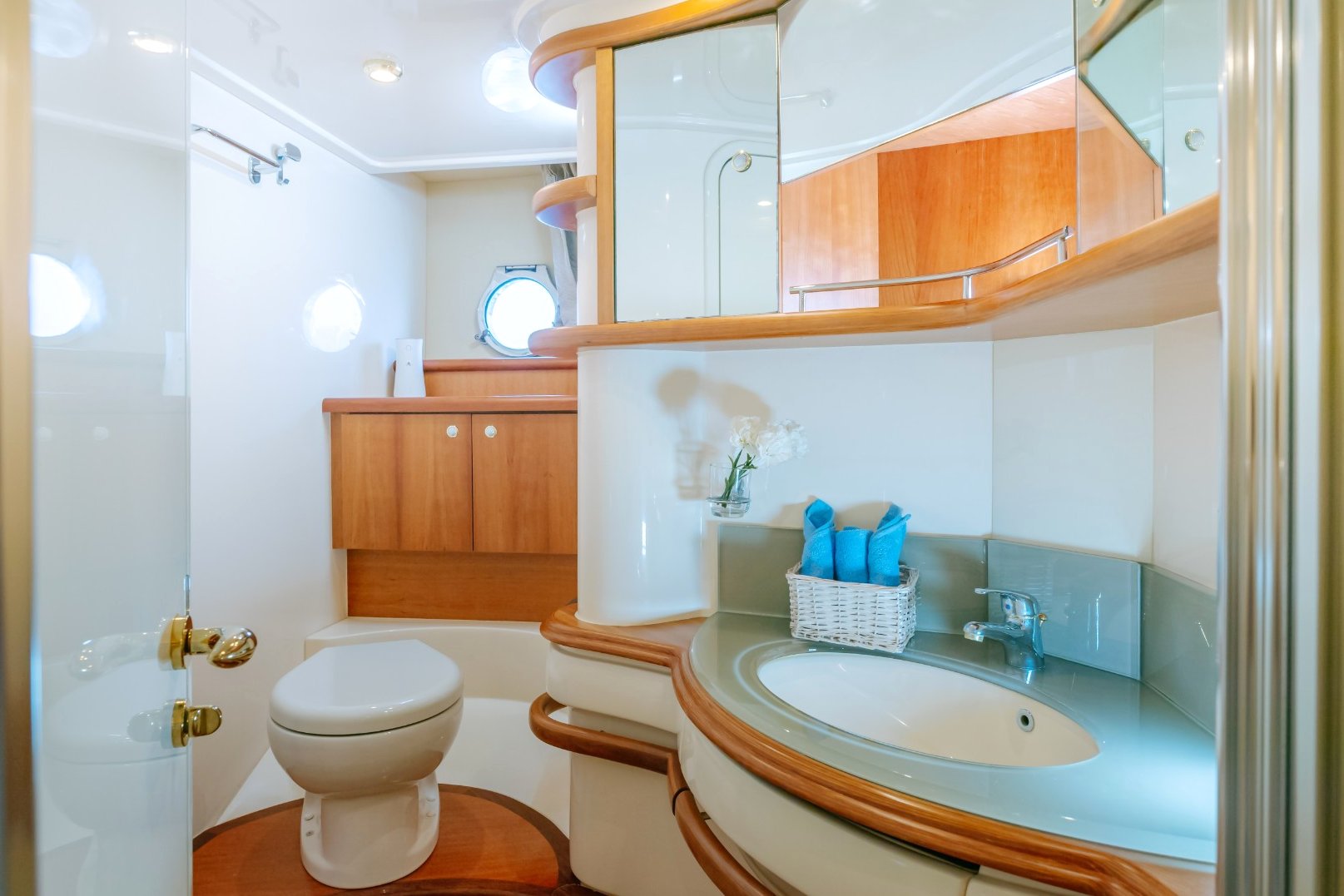 Azimut White Pearl: view 4