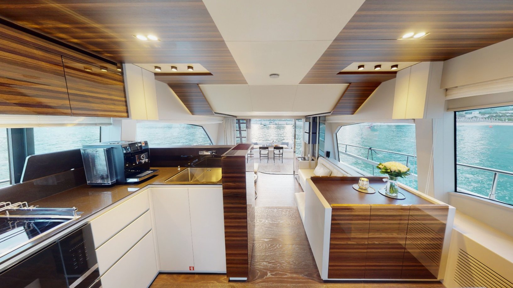 Ferretti 67 ft: view 16