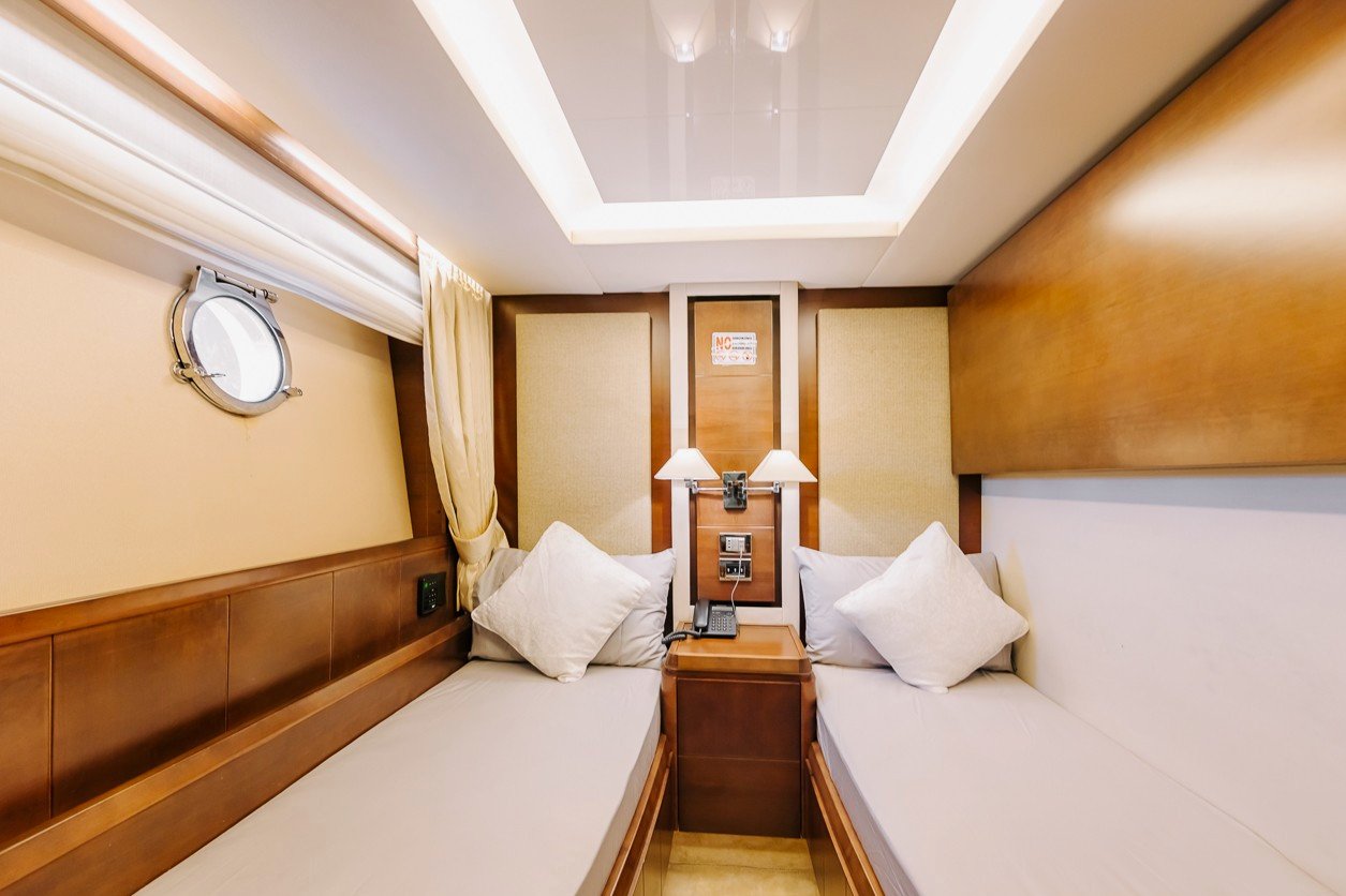 Azimut Viktoria: view 5