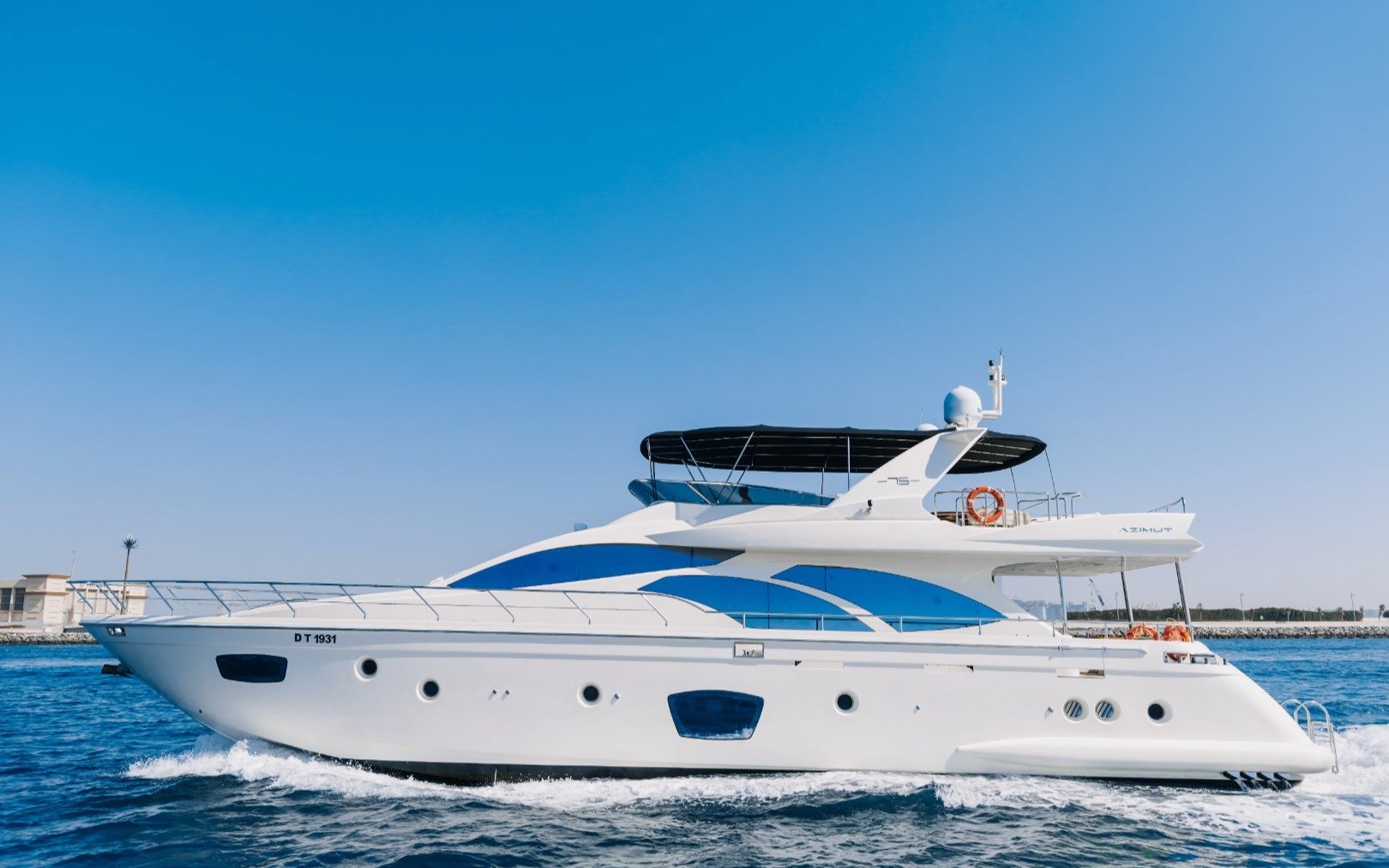 Azimut Viktoria, private yacht