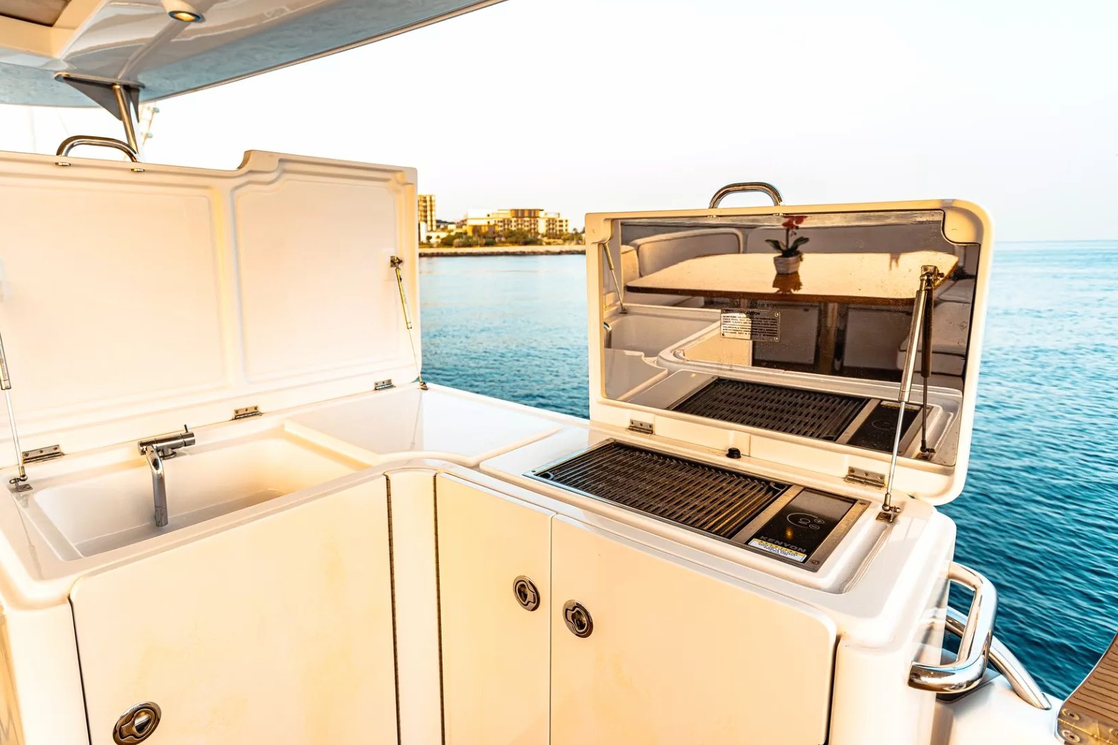 Azimut Magellano 66 ft: view 15