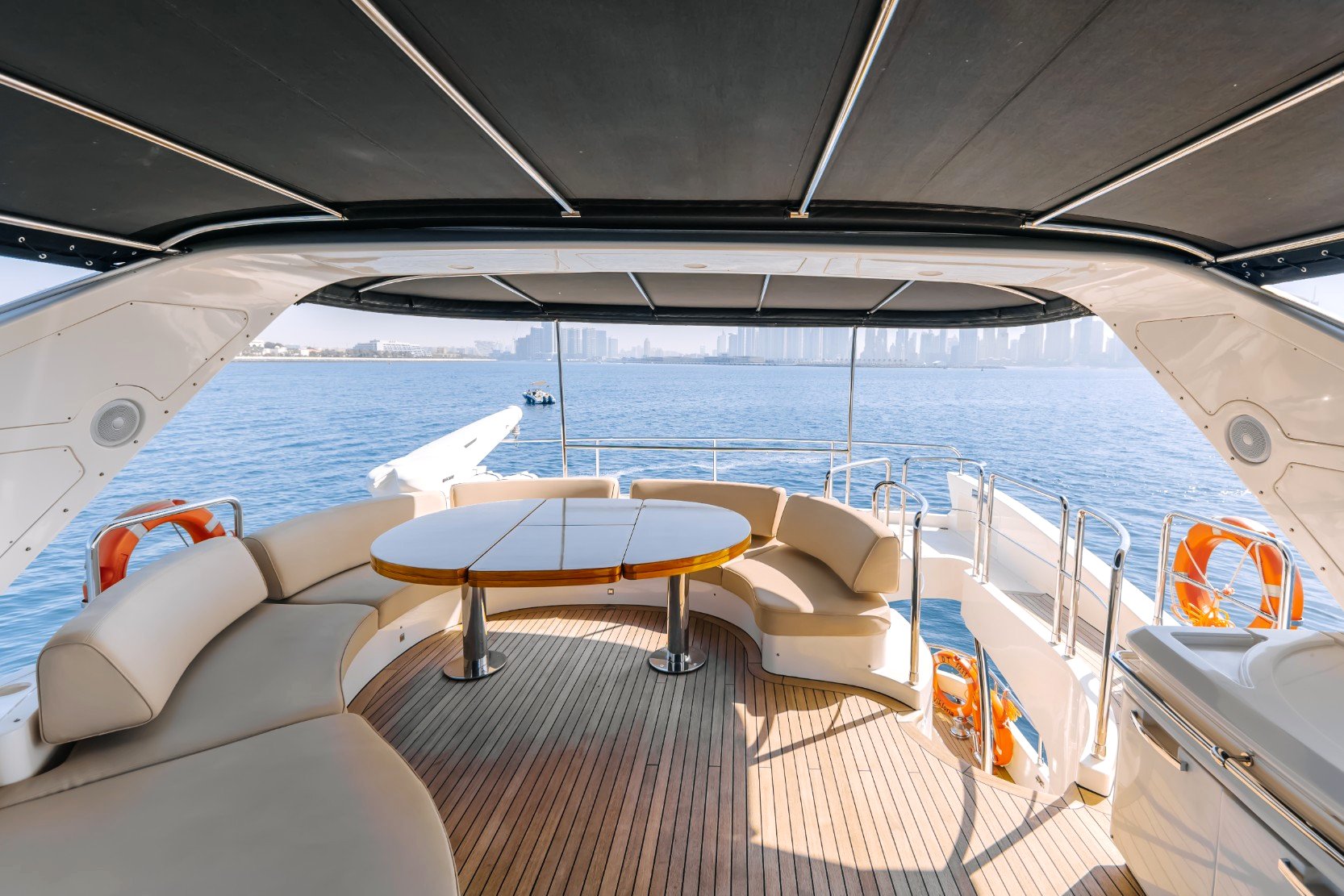 Azimut Viktoria: view 14