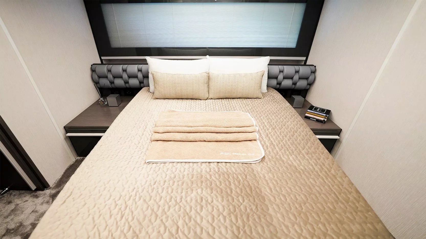 Pershing 5X Shark Grey: view 10