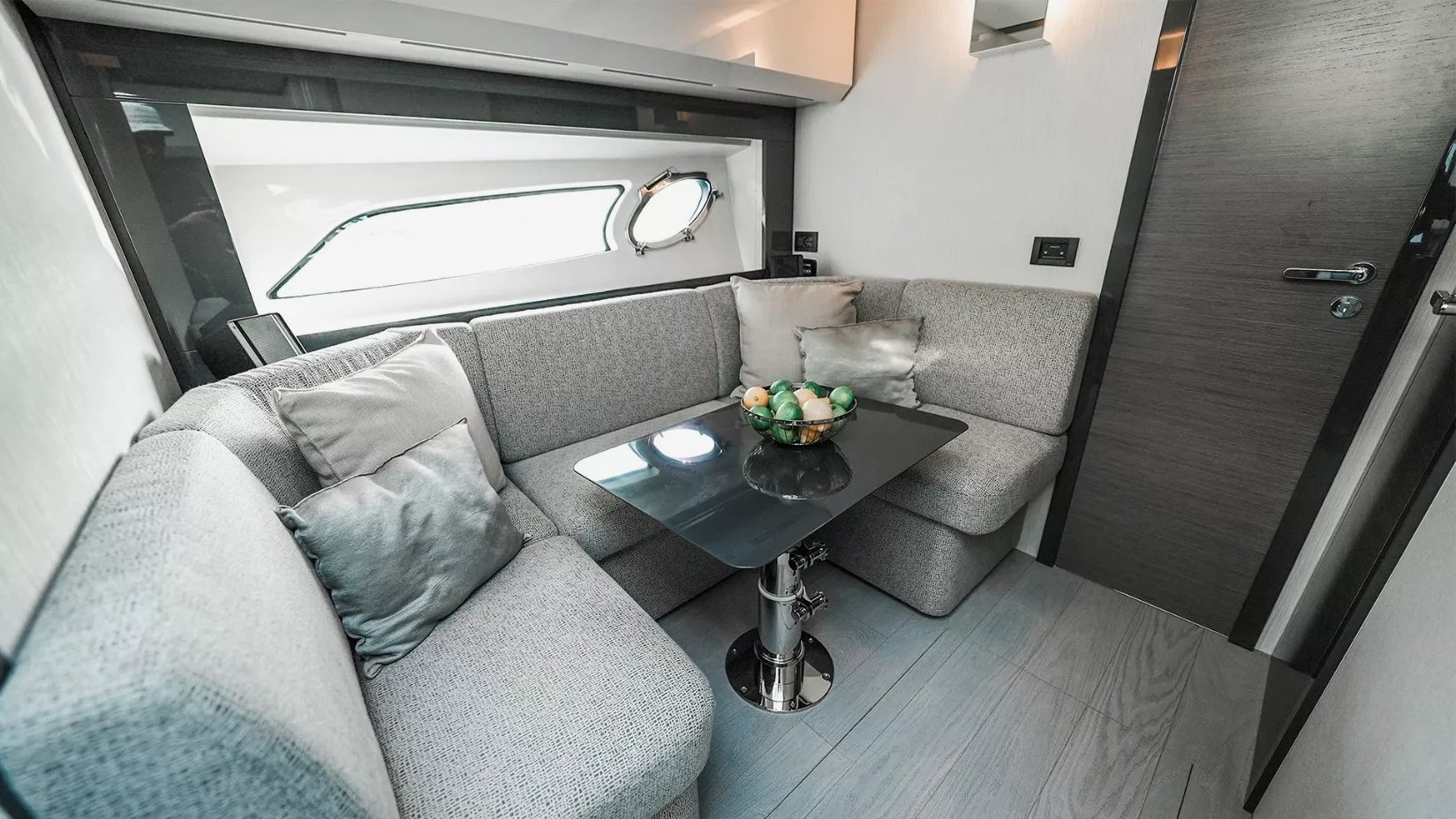 Pershing 5X Shark Grey: view 3