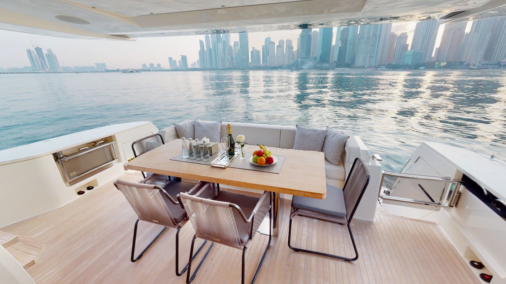Ferretti 78 ft: view 12