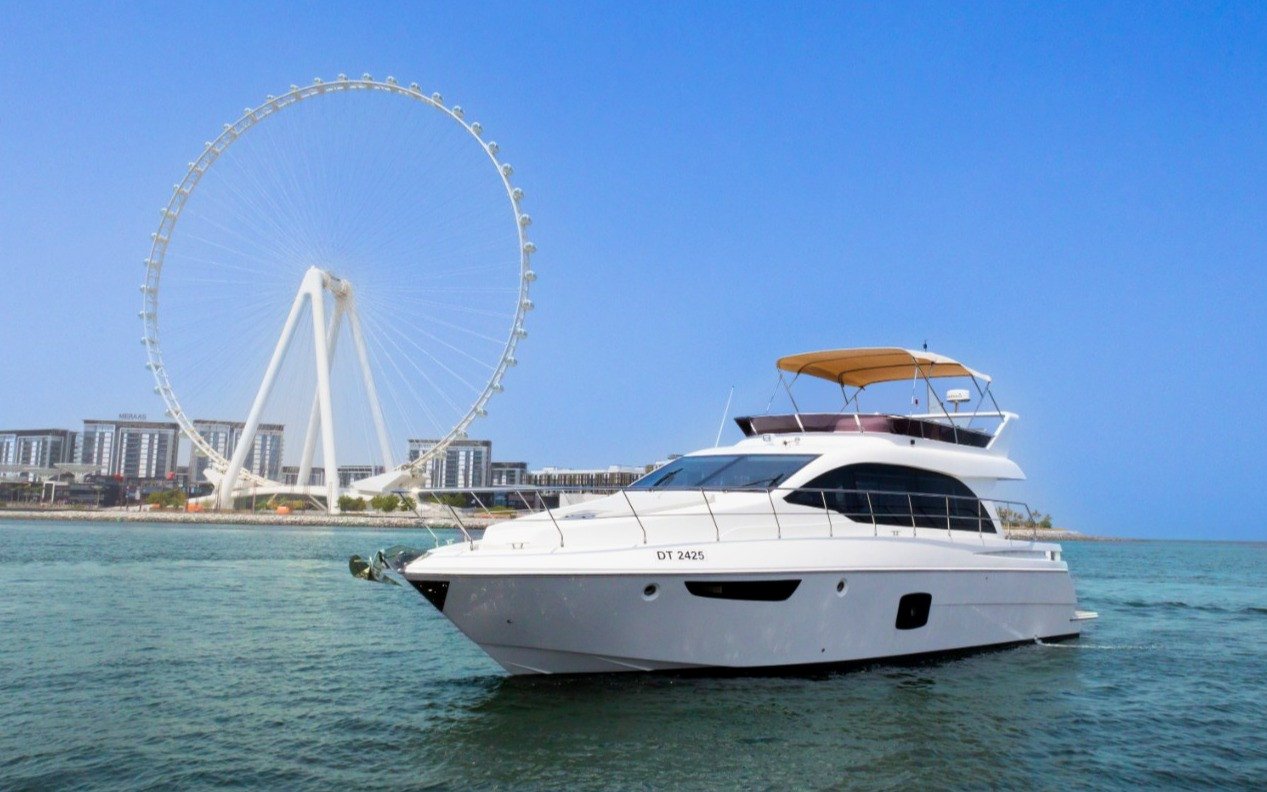 Sky Walker Fin, private yacht