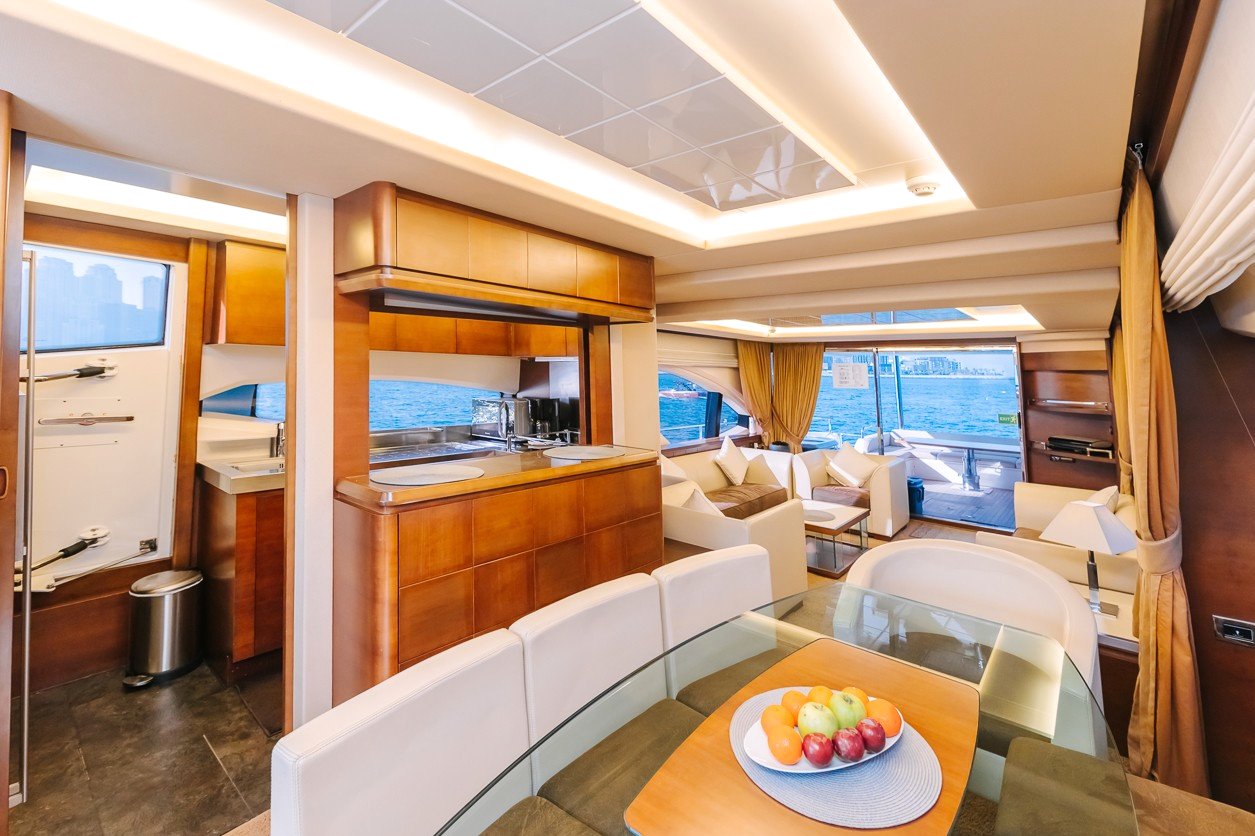 Azimut Viktoria: view 6