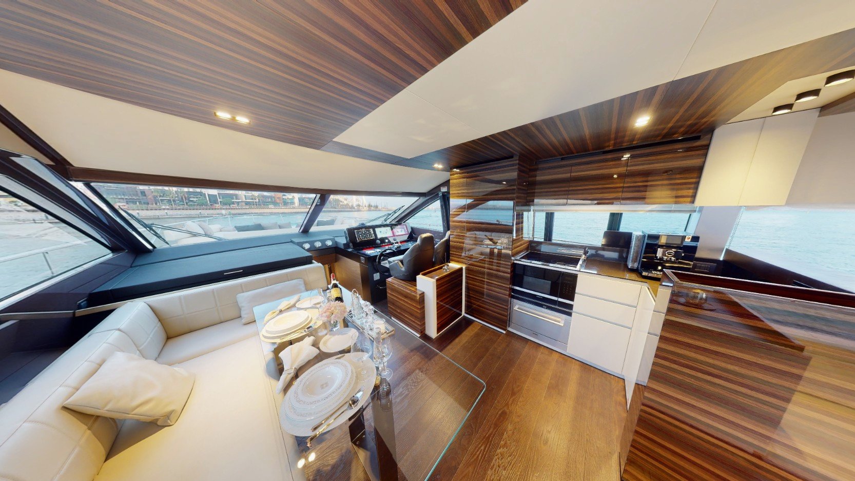 Ferretti 67 ft: view 12