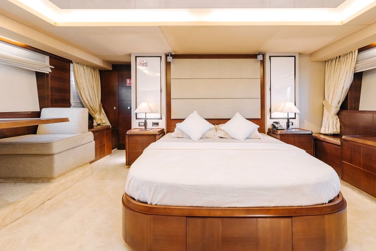 Azimut Viktoria: view 8