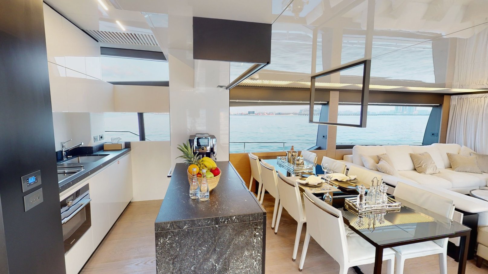 Ferretti 78 ft: view 11
