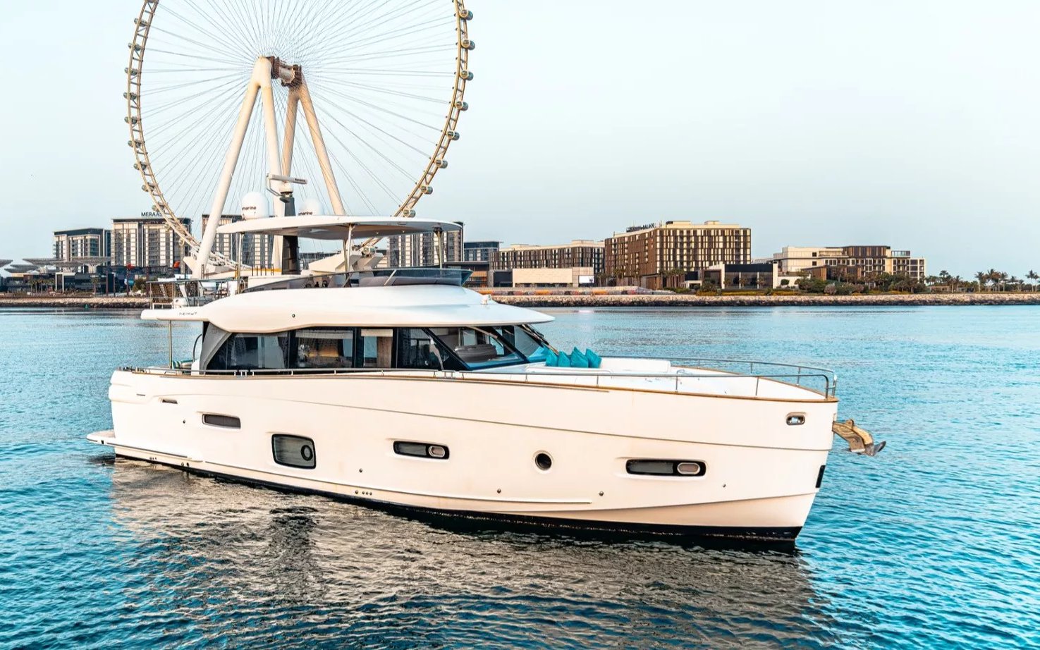 Azimut Magellano 66 ft, private yacht