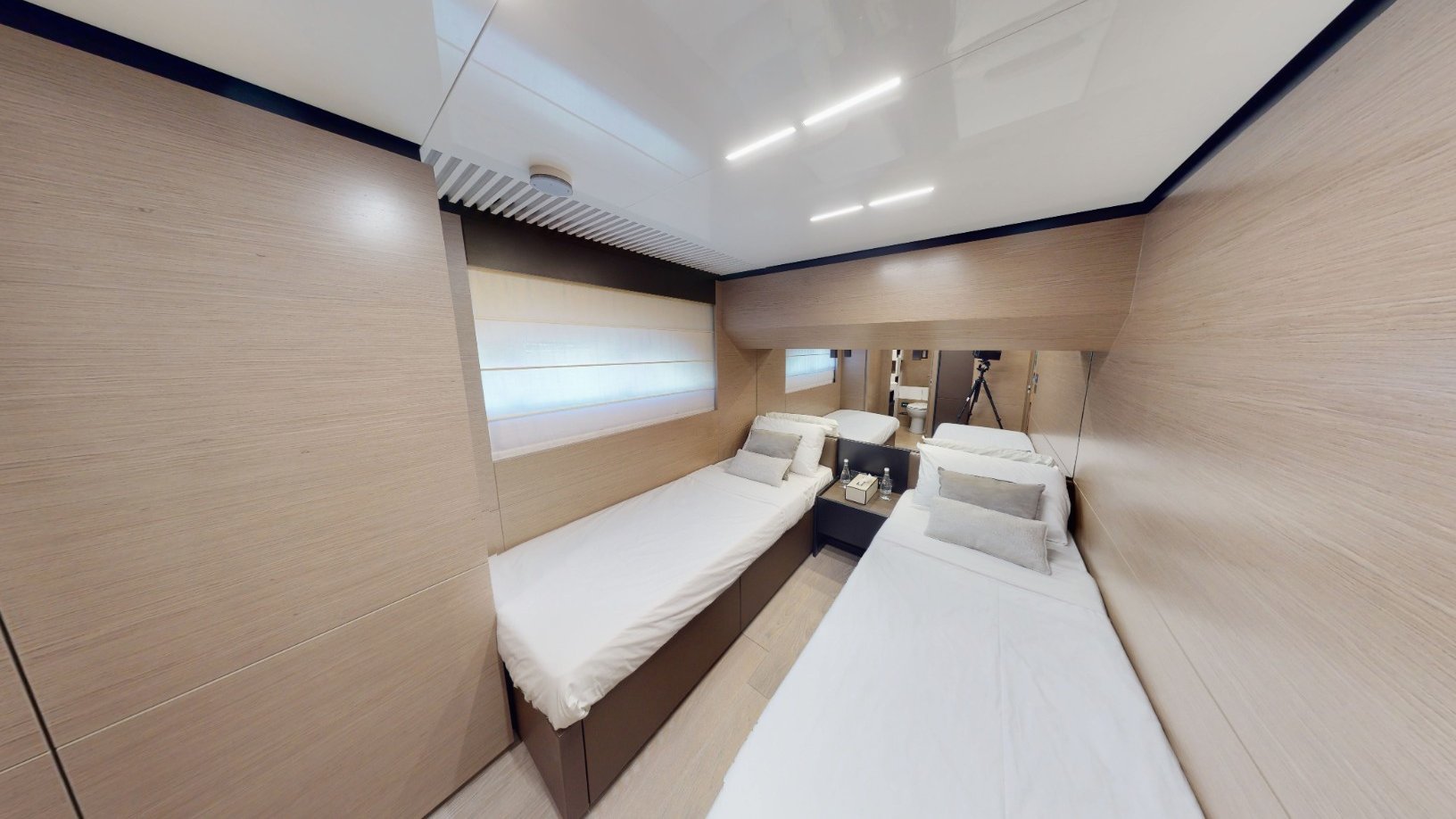 Ferretti 78 ft: view 15